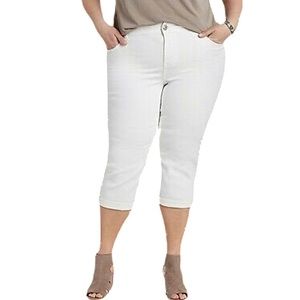 NWT Plus Size Dana Buchman New White Denim Capris